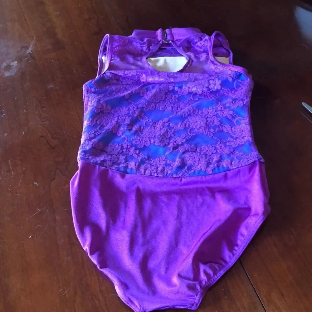 Weismans Dance bodysuit for medium child purple sparkly